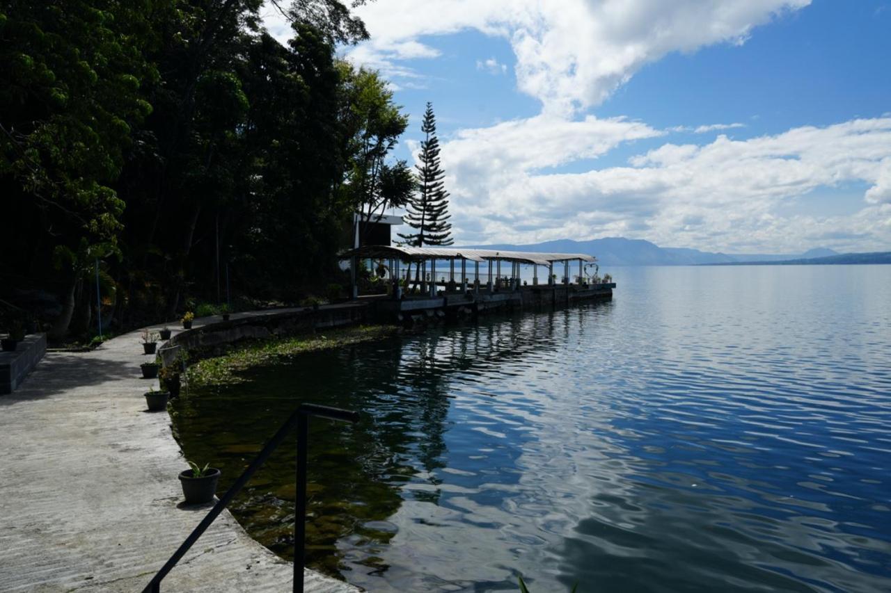 Tiara Bunga Hotel & Villa Balige Luaran gambar