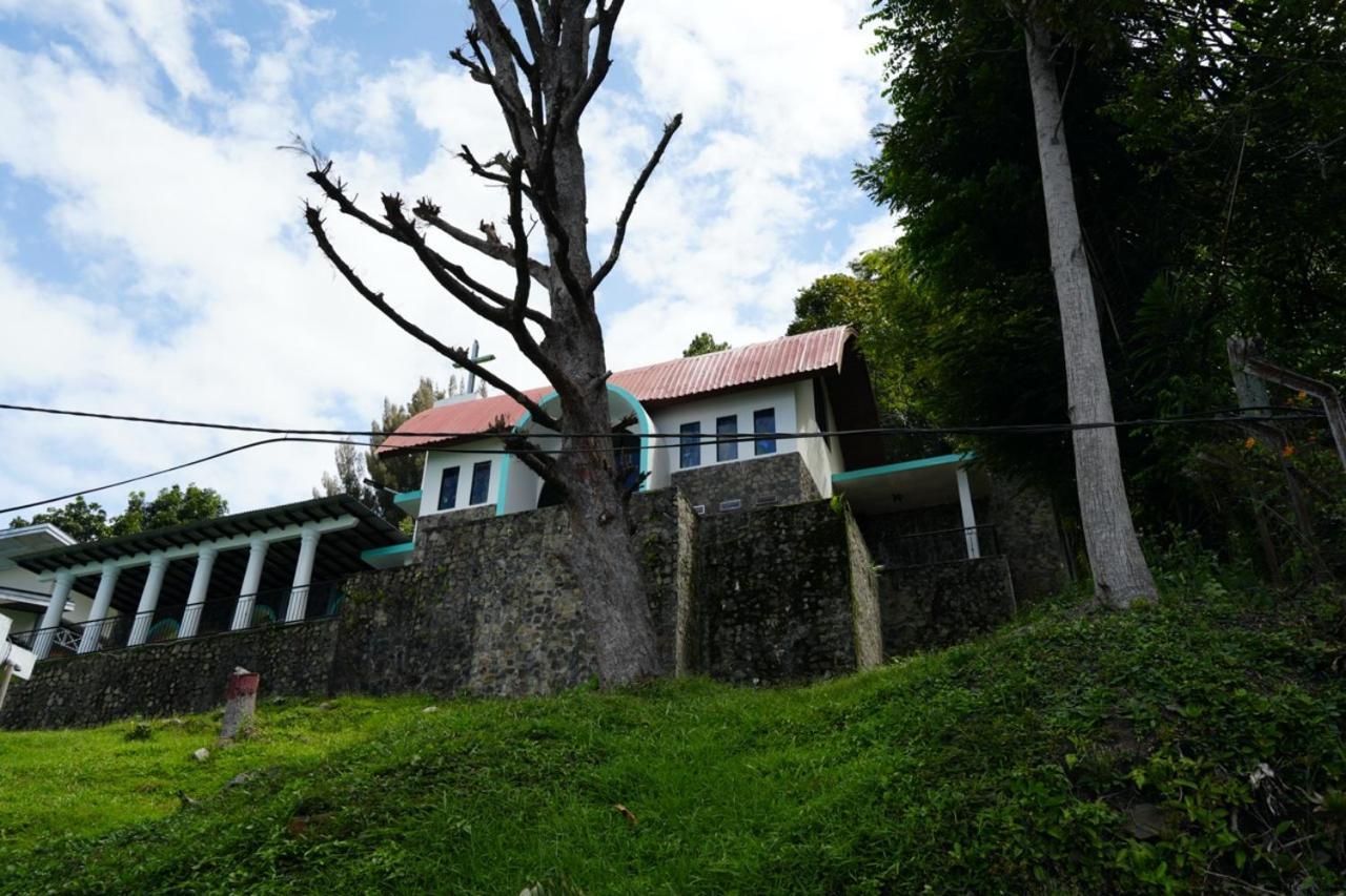 Tiara Bunga Hotel & Villa Balige Luaran gambar