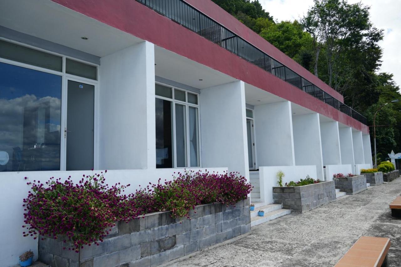 Tiara Bunga Hotel & Villa Balige Luaran gambar