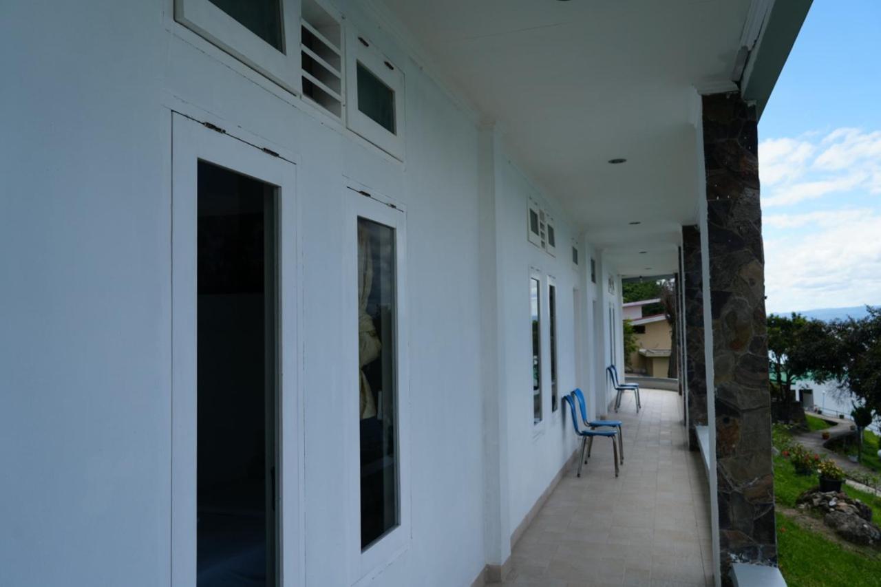 Tiara Bunga Hotel & Villa Balige Luaran gambar
